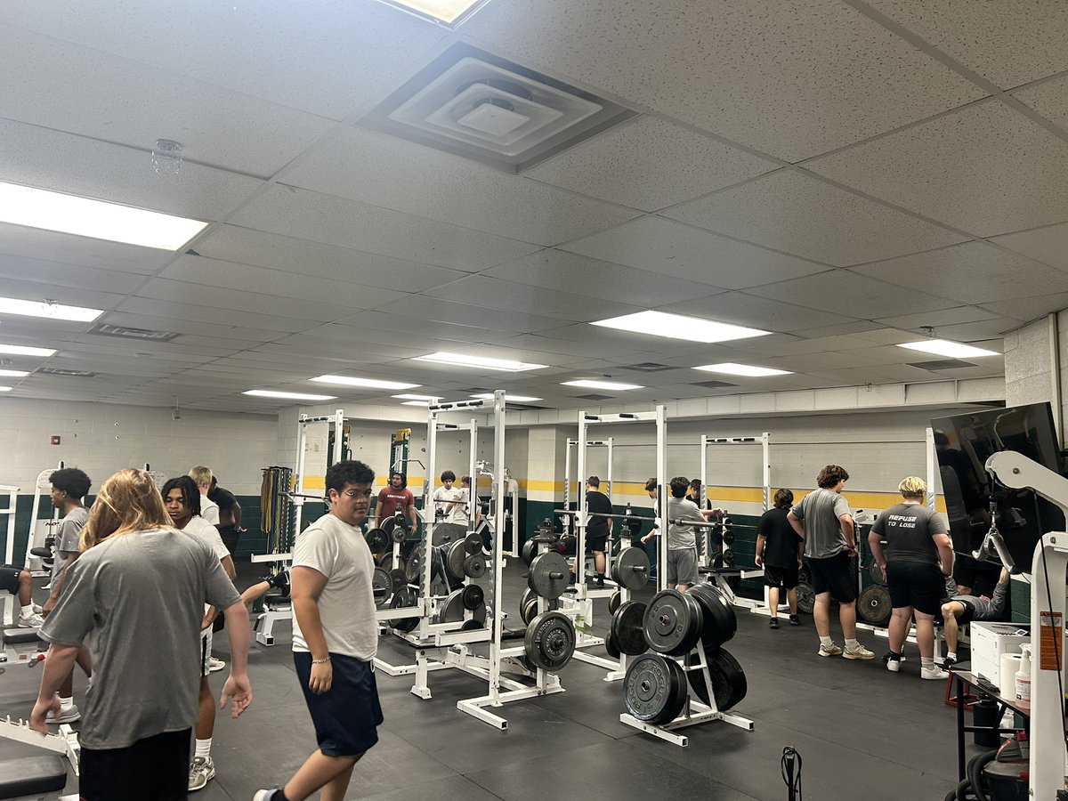 ChandlerPrep_FB's tweet image. Camp practice 1 and lift in the books! Back at it after dinner #BeTheStandard