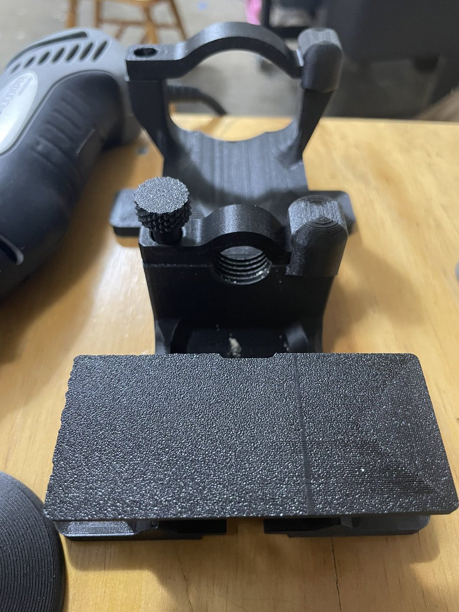 Davidsno's tweet image. The @Elegoo PLA-CF has such a nice finish. There is a little bit of stringing bc humidity is crazy in north Georgia, but it’s all good 🤙🏽