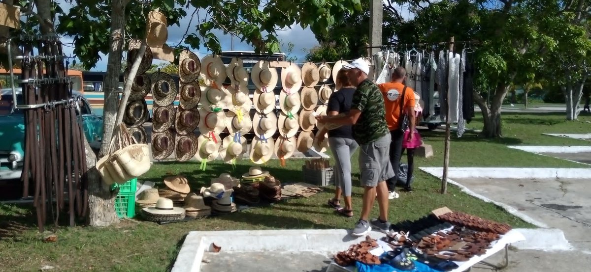 En el mayor humedal del Caribe, la Ciénaga de Zapata, se disfruta del verano con variadas ofertas a la población. #Cuba #VeranoSiempreJoven <a href="/BetsyDazVelzqu2/">Betsy Díaz Velázquez</a> <a href="/MincinCuba/">Comercio Cuba</a>