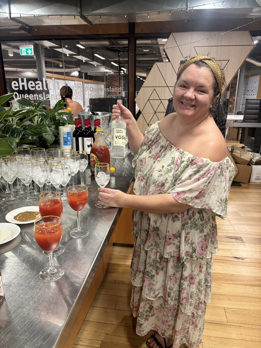 allthingsblock's tweet photo. 🙌 Shout-outs time!

🎤 Matt Hooper @matthooper_nft (@allthingsblock Chair) for moderating like a pro
 🍹 Renee @shescryptosavvy &amp; events team for Canada Day vibes (poutines + Caesars 🇨🇦)
 🚀 @dmarie_xyz + Nick Devine for launching our new Community Hub 💻 https://t.co/gH7njzeLsp