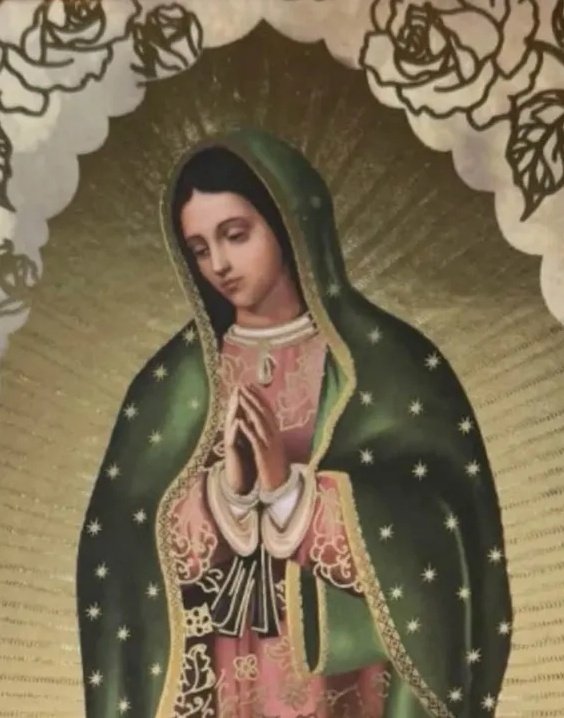 ✝️ Dios te salve, María, 
llena eres de gracia;
el Señor es contigo.
Bendita Tú eres 
entre todas las mujeres,
y bendito es el fruto de tu vientre, Jesús. 

Santa María, Madre de Dios,
ruega por nosotros, pecadores,
ahora y en la hora de nuestra muerte. Amén 🙏