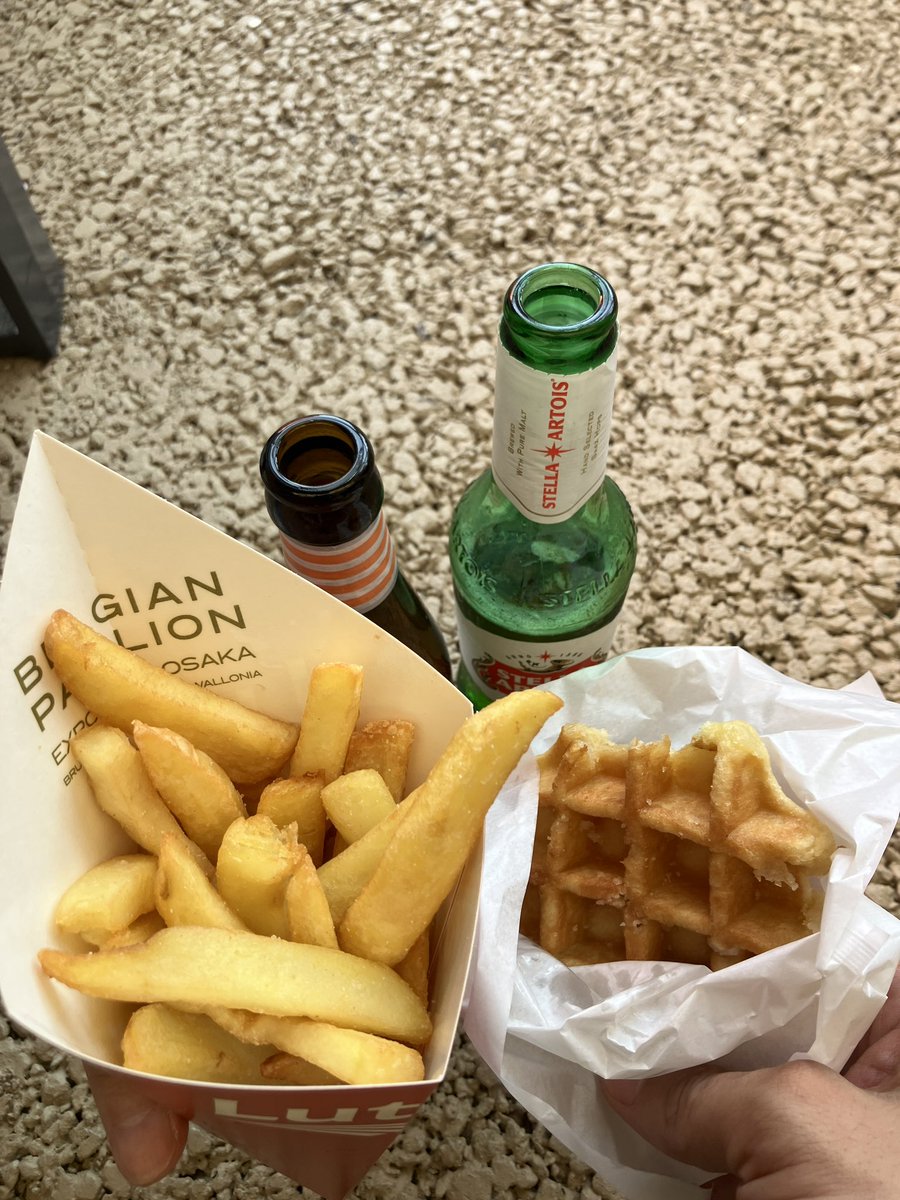 朝食
ビールとワッフルとポテト