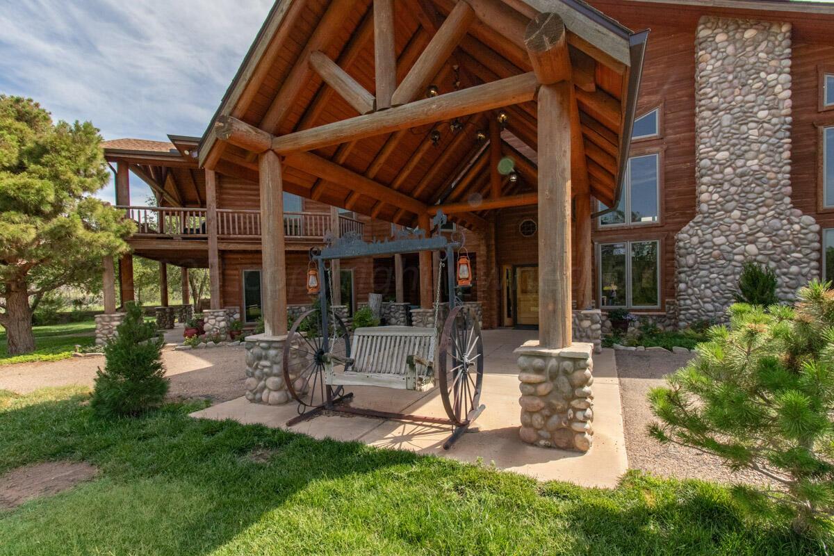 TxHorseProperty's tweet image. CANYON, TEXAS PANHANDLE. Hunter’s Canyon. 34 acres, 5/6 home w/pool. 8-stall barn. Pastures w/loafing sheds, corrals. Man Cave/Dog House, 3/2 guest house. Workshop. 1.5+ miles of Palo Dura Creek. $2.8M #txhorseproperties #canyontx #texaspanhandle tinyurl.com/21401Canyon