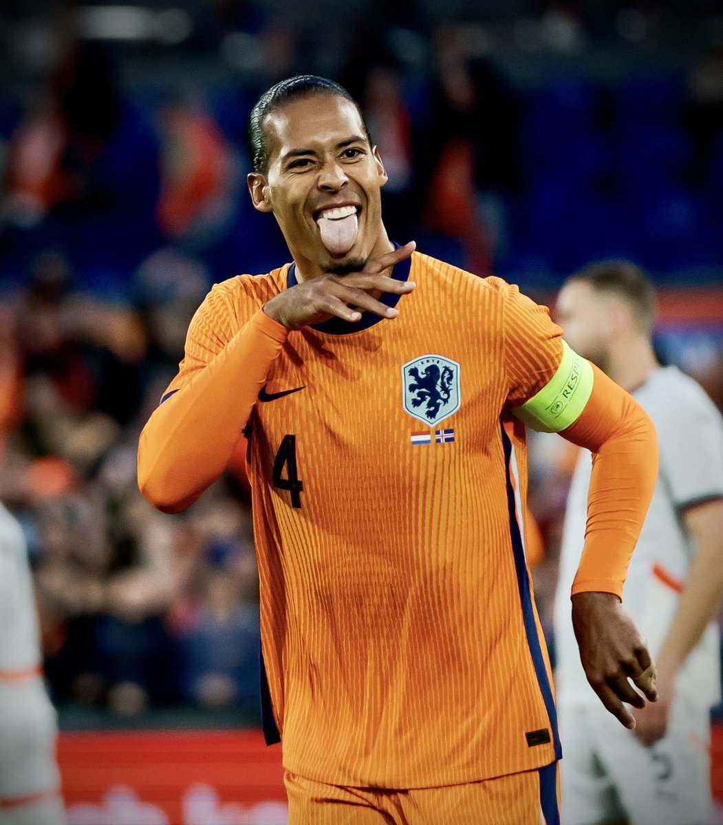 OranjeINDO's tweet photo. The best defender in the world ๐งฑ
Our great Captain ยฉ๏ธ
Happy birthday @VirgilvDijk! ๐ All the best! ๐งก
@OnsOranje @KNVB @NLinIndonesia
#VirgilVanDijk #Virgil #VanDijk #VVD #Virgil4 #TheBestDefender #Captain #NothingLikeOranje #BelandaJuara #OranjeIndonesia #OranjeIndo #GOAT https://t.co/oyc5EiAiGM