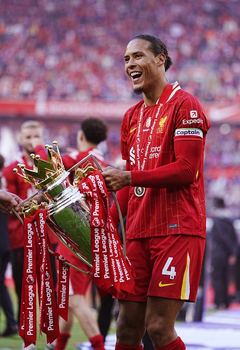 OranjeINDO's tweet photo. The best defender in the world ๐งฑ
Our great Captain ยฉ๏ธ
Happy birthday @VirgilvDijk! ๐ All the best! ๐งก
@OnsOranje @KNVB @NLinIndonesia
#VirgilVanDijk #Virgil #VanDijk #VVD #Virgil4 #TheBestDefender #Captain #NothingLikeOranje #BelandaJuara #OranjeIndonesia #OranjeIndo #GOAT https://t.co/oyc5EiAiGM