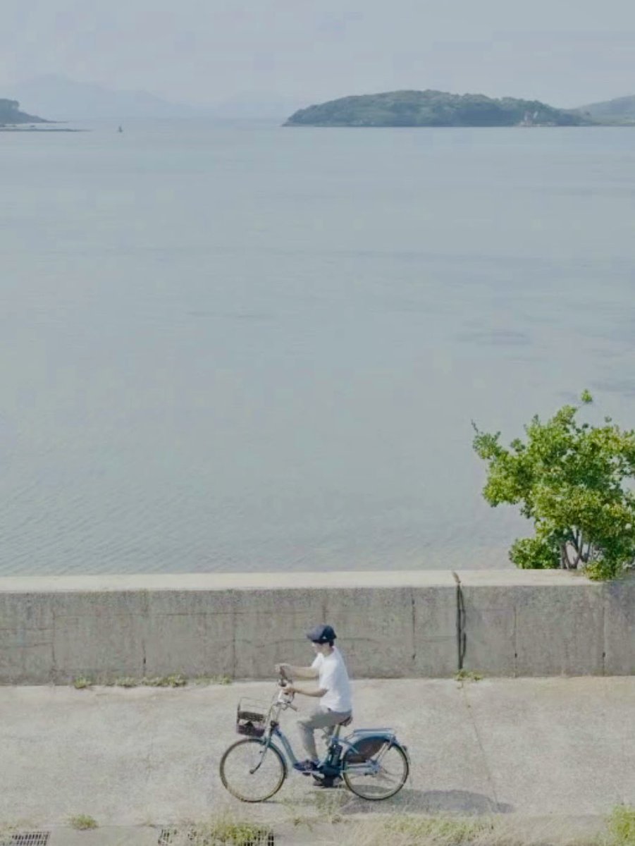 小値賀島で自転車旅
電動自転車で島一周。さらに登って斑島まで。ちょっと遠いかと思ったけど意外と行けるもので、途中撮影＆休憩しながらで約5時間。後半上り坂キツ！💦とありながら自転車じゃないと気づかないロケーションがあったりでいう運動になったなー😅動画もお楽しみに。

#Mavic4Pro