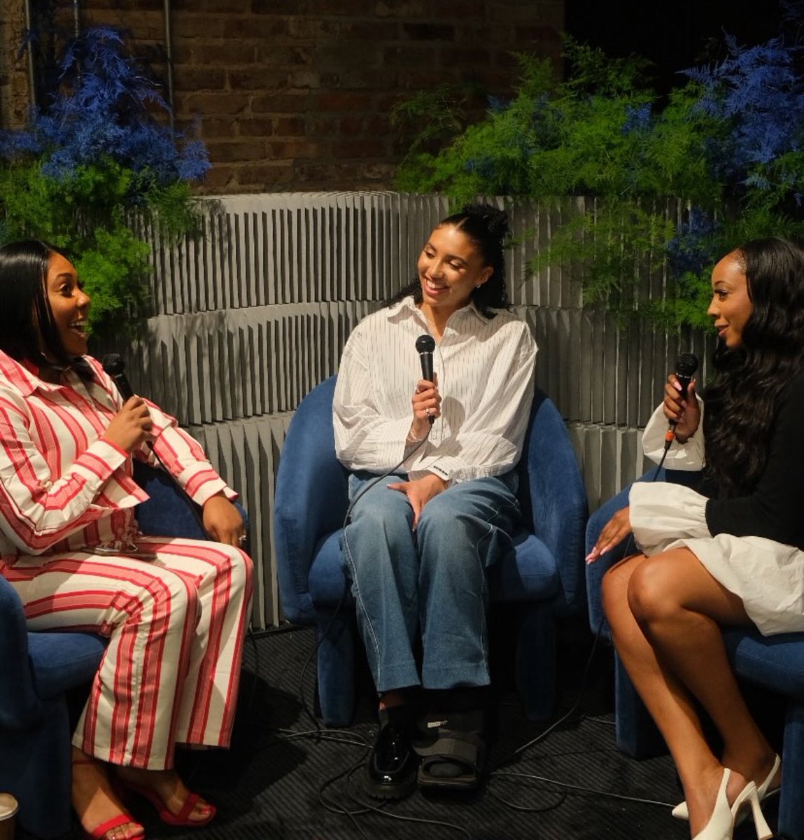 It’s #NationalBlackWomeninSportsDay and listen- I know it’s not easy.  But what makes us great, unique and rare is our resiliency, our adaptability, and how good we look doing what we do. 

To my Black women holding it down in the sports industry, keep shining queens 🖤🤎✊🏾