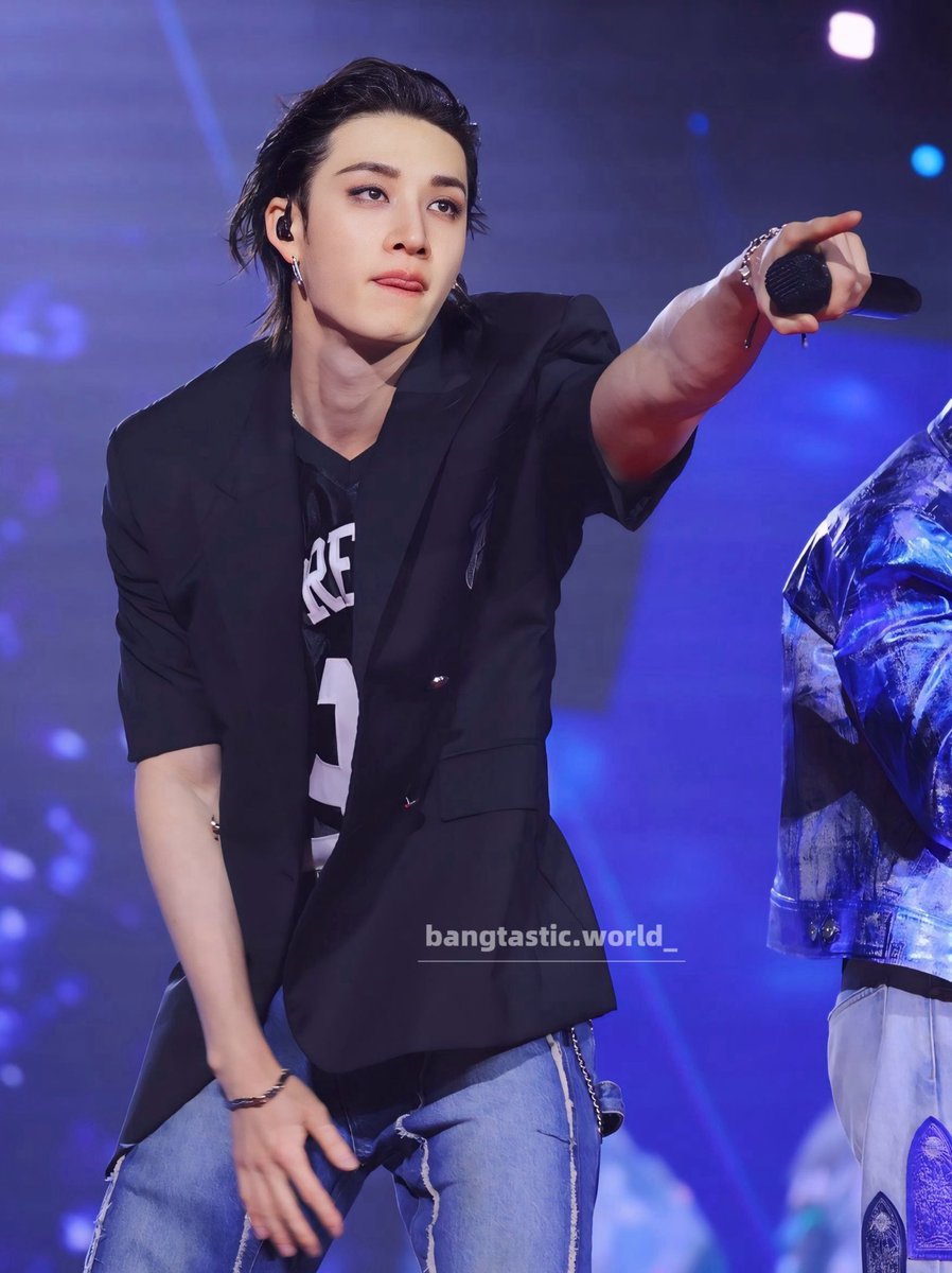 HUI_bangtastic's tweet photo. 250619🐺

New York 🇺🇸

#StrayKids #skz #스트레이키즈 #ストレイキッズ #스키즈 #スキズ #BangChan #방찬 #バンチャン #CB97 https://t.co/qGdFTXoXCN