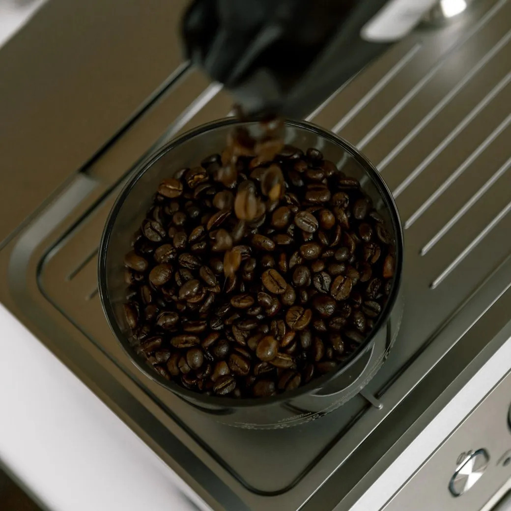 CoffeeCultureTh's tweet image. 💼 𝐂𝐨𝐦𝐩𝐚𝐜𝐭. 𝐏𝐨𝐰𝐞𝐫𝐟𝐮𝐥. 𝐁𝐚𝐫𝐢𝐬𝐭𝐚-𝐀𝐩𝐩𝐫𝐨𝐯𝐞𝐝.

Meet the 𝐂𝐚𝐬𝐚 𝐑𝐢𝐜𝐡 𝐄𝐬𝐩𝐫𝐞𝐬𝐬𝐨 𝐌𝐚𝐜𝐡𝐢𝐧𝐞 — your new go-to for creamy #espressos and frothy #lattes, all at home. Sleek, #userfriendly, and built for daily #brewing perfection.