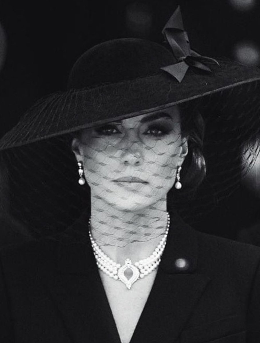 Beautiful Catherine, Princess of Wales🌹

This lovely human is what grace, elegance &amp; duty is all about. 👑