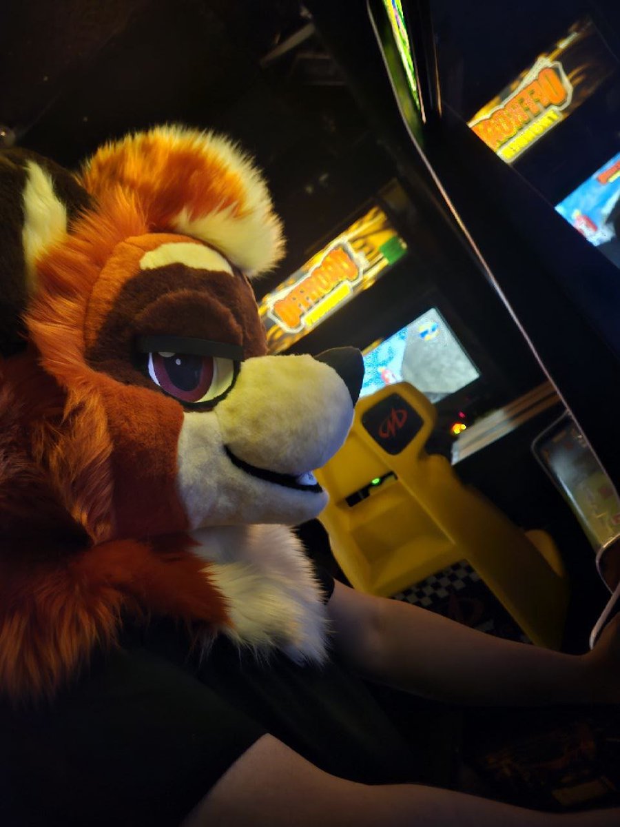 RustyRedBandit's tweet image. Went to the UpDown Arcade in downtown Des Moines, IA today! It was a lot of fun, enjoyed playing lots of Pac-Man and Galaga~ ❤️