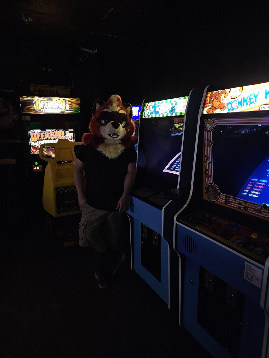 RustyRedBandit's tweet image. Went to the UpDown Arcade in downtown Des Moines, IA today! It was a lot of fun, enjoyed playing lots of Pac-Man and Galaga~ ❤️