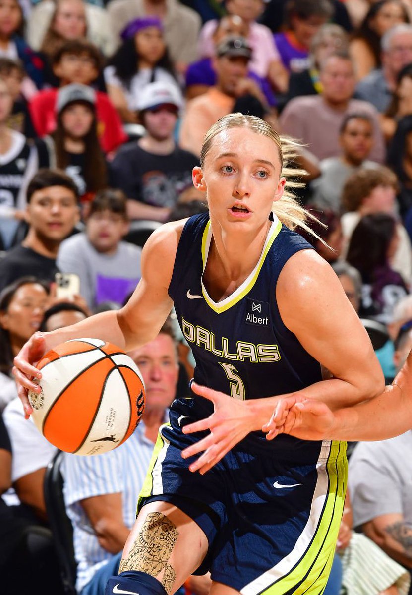 Paige Bueckers is now tied with 3x MVP Lauren Jackson, 2x MVP Elena Delle Donne, and ESPN analyst Chiney Ogwumike for the seventh-longest streak of double-figure scoring games to start a career! ✨