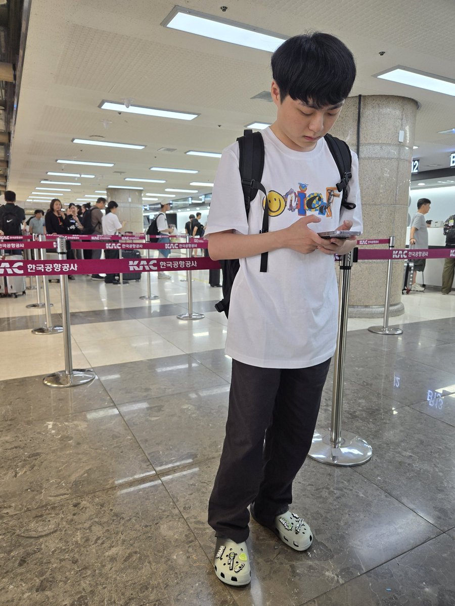 jyjoonlee's tweet image. 쇼메이커(허수) 선수와 상하이 출장을 가게 되었습니다.
BDP's Patch 경험을 살려 이틀 정도 쇼메 에디션으로 열심히 업로드 해보겠습니다.
(웨이보 업로드도 활발히 챙길 예정입니다)
쇼메 선수에게 상하이에 대한 기억은 매우 특별한데 좋은 일, 경험 많이 하고 오겠습니다.
#dpluskia…