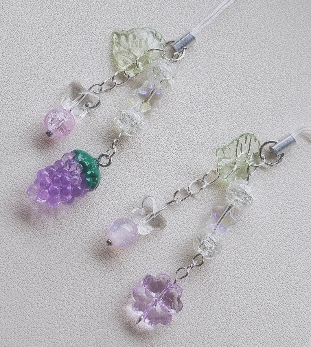 2025 CRAVITY CONCERT [Dare to Crave]

크래비티 콘서트 날 직접 만든 포도,네잎클로버 키링 나눔 합니다.🍇
✨️ 시간 및 장소는 당일 타래로 공지할게요
✨️ 다른 분들을 위해 1인 1개만 가져가 주세요!

✨️ 날짜 : 7월 12,13일 
✨️ 수량 : 포도 10개
               네잎클로버 15개