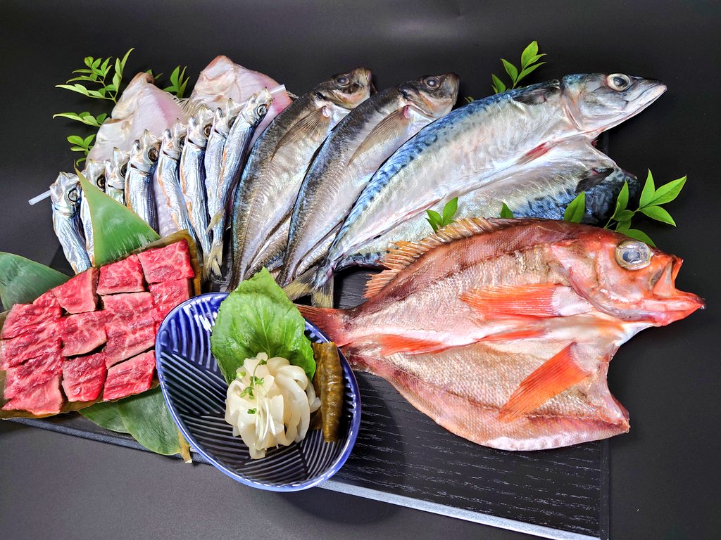 himikaisan's tweet photo. ❝夏のいろどりセット❞
氷見の旬魚、氷見牛ﾛ-ｽﾄﾋﾞ-ﾌ昆布じめ、旬魚の昆布じめ
https://t.co/m7M7DXk2Bn
#夏ギフト
#お中元
#お酒
#おいしい https://t.co/mDRQtWZ9Vd