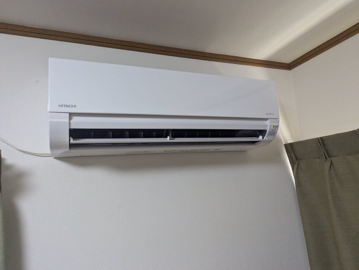 遊び部屋にエアコンがついた。
これで夏も遊べる。
うれしい。