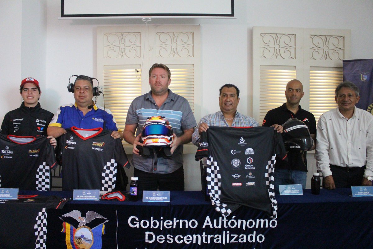 fbejarano01's tweet photo. Rueda de prensa de la octava fecha válida del Campeonato Nacional de Circuitos Salinas 2025, más de 70 pilotos de todo el Ecuador y Colombia seguirán sumando puntos para así lograr el título del campeonato en sus distintas categorías….
#fedak #salinas #Automovilismo https://t.co/lBAPfDCnaG