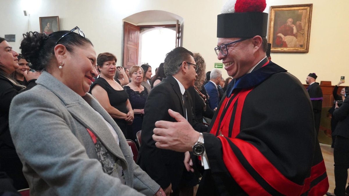 las dos realidades en Guatemala

lamentable que Masaya deba ausentarse de la presentación de su propio libro, porque el grupo de ratas de la derecha lo tiene encarcelado injustamente