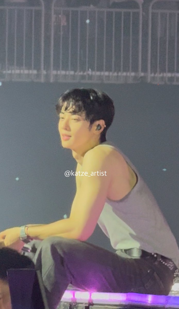 나만보기 아까운 저화질 속 차은우🫠

#아스트로 #콘서트 #차은우 #이동민 #ASTRO #Chaeunwoo #ASTROAD