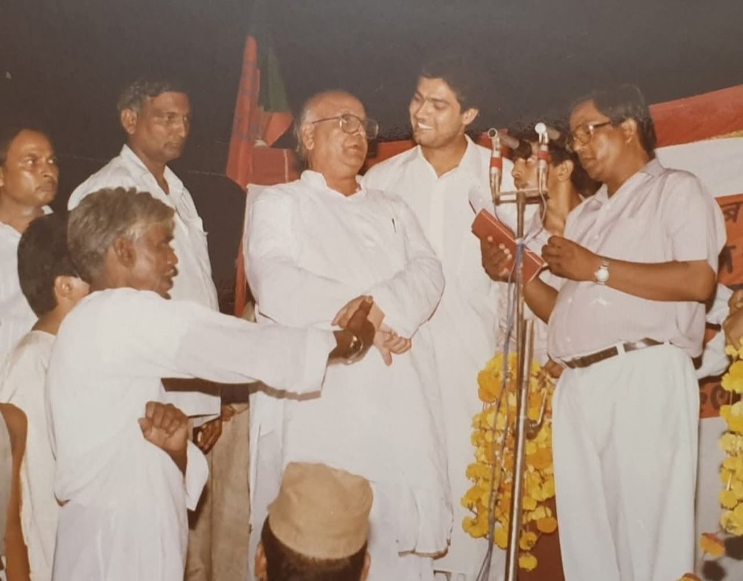 1995 में परम पूज्य पूर्व प्रधान मंत्री स्व. #अटल_बिहारी बाजपेयी जी से प्रेणित होकर 
#भाजपा में शामिल होकर अपनी अहम भूमिका निभाते हुए आज 30 वर्ष हो गए 
#भाजपा के वरिष्ठ नेता / मा ० मंत्री श्री #मोहसिन__रजा जी आप सदा यू ही आगे बढ़ते रहे ।