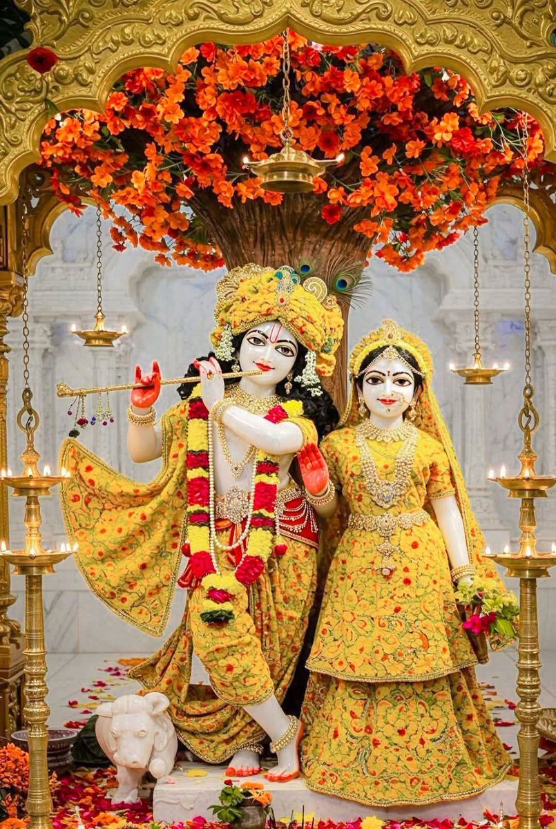 विचार और व्यवहार हमारे बगीचे के वो फूल 
हैं जो हमारे पूरे व्यक्तित्व को महका देते हैं..

💐🌹जय श्री राधे कृष्ण श्री राधे राधे 🌹💐