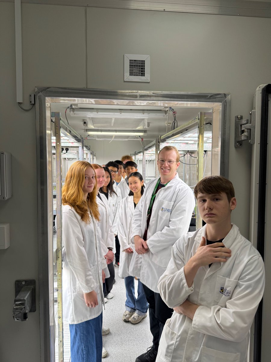 Met some excited young scientists National Youth Science Forum (NYSF) today at APPN <a href="/uwanews/">UWA</a> . I enjoyed showing them around our facilities and talking about phenotyping <a href="/AustPlantPhenom/">Australian Plant Phenomics Network</a>  <a href="/IOA_UWA/">The UWA Institute of Agriculture</a> <a href="/UWAresearch/">UWA Research</a> @UWA