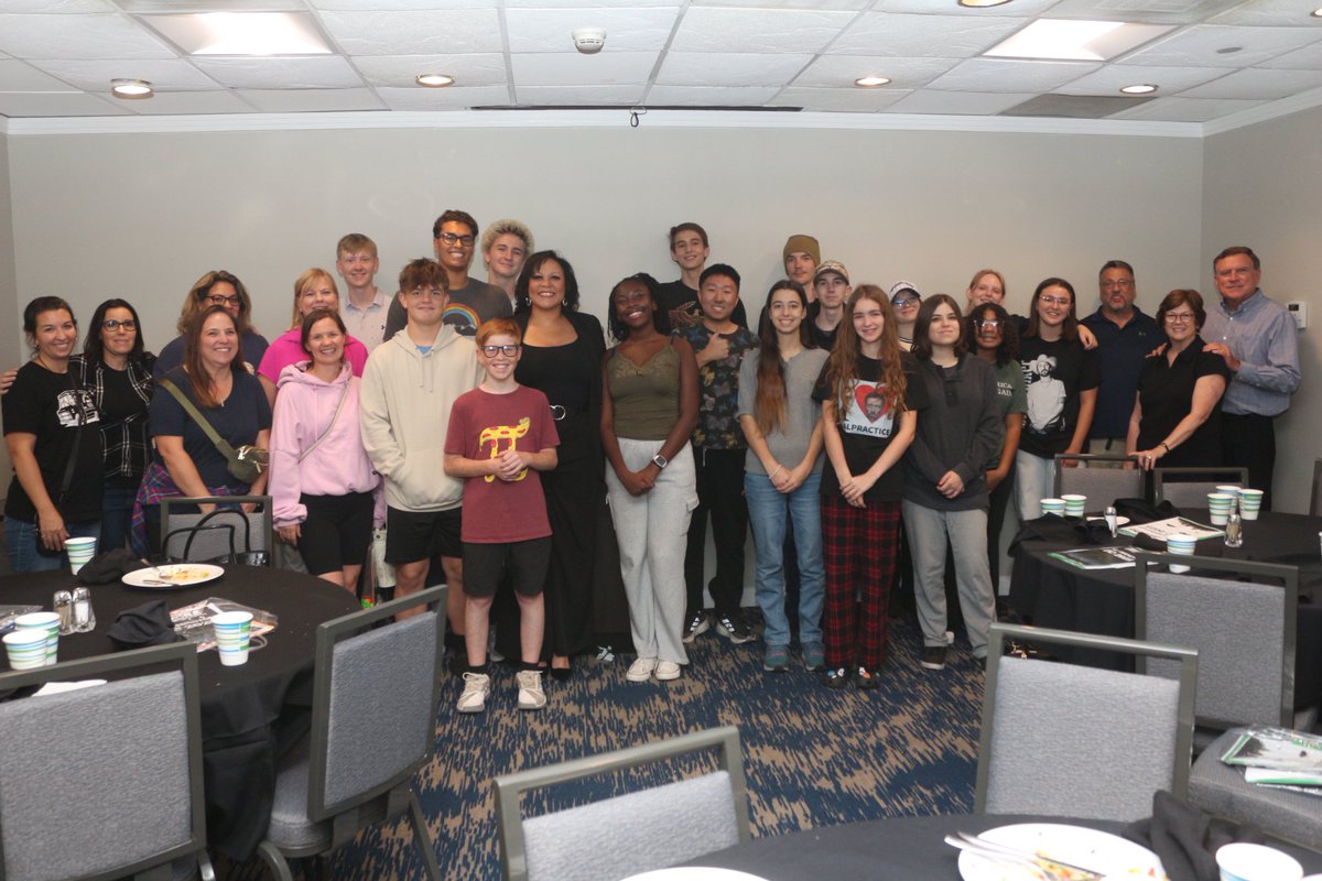 AZTeenReps's tweet image. Successful Day 1 in D.C.!!
We will be going to Mt. Vernon tommorow and visiting other historical monuments!