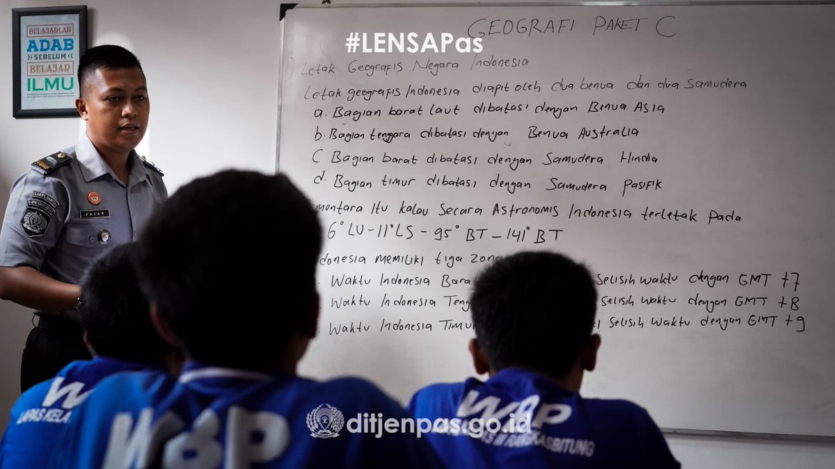 “Langkah mungkin tak bisa lari, tapi ilmu terus dicari”

(dn/fjr)

#Lensapas
#pemasyarakatan 
#Ditjenpas
#Kemenimipas
