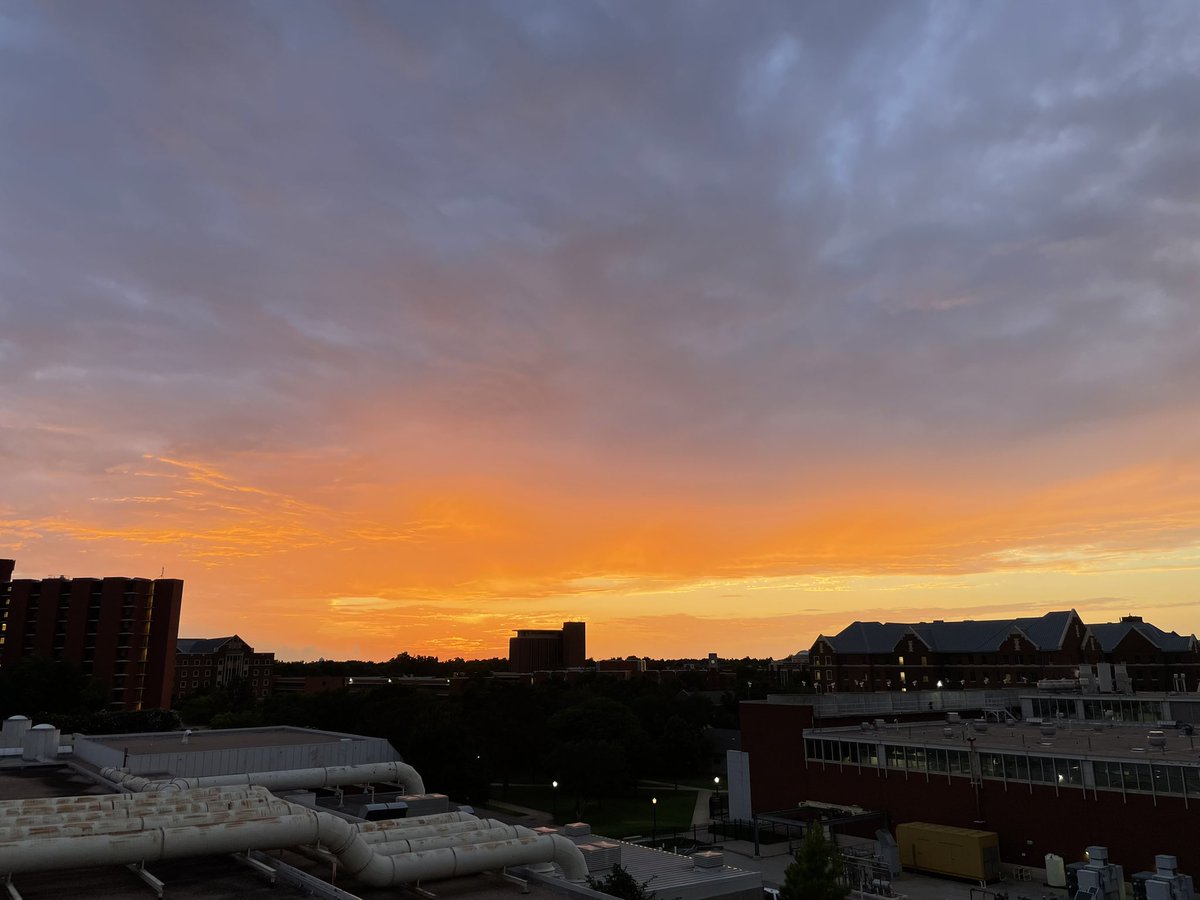 m_eljones's tweet image. If there’s one thing I’ll miss about Oklahoma, it’s the sunsets
#okwx