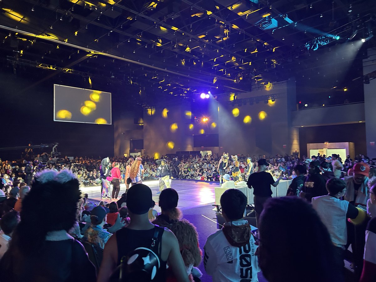ToastIsADog's tweet image. Anthrocon has always had a very special place in my heart and this year's anthrocon was just perfect
Thank you to all of Anthrocon's staff, fellow volunteers and attendees. I hope I was able to help out a little bit through my volunteering &lt;3 cant wait to return in 2026