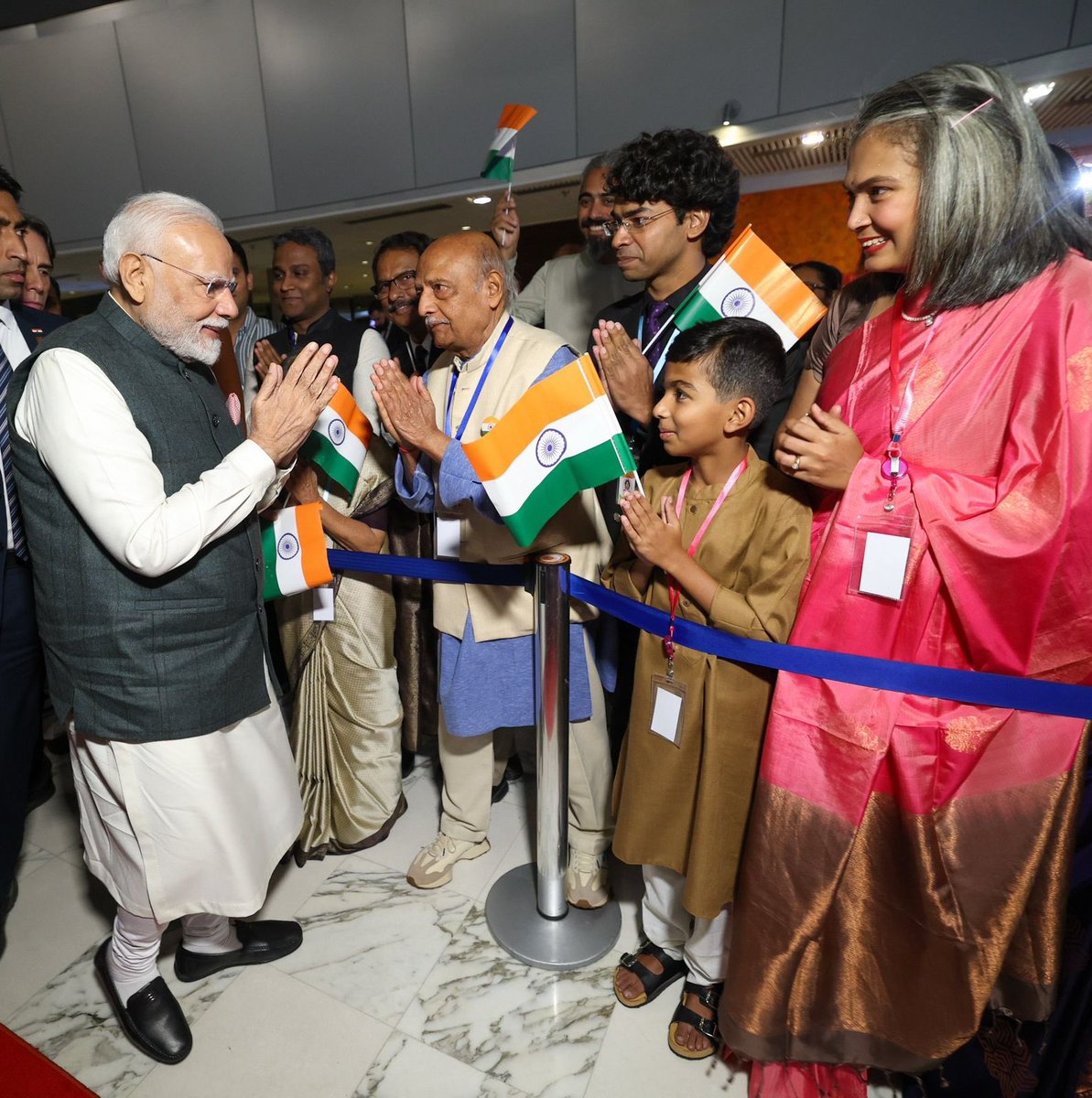 PM Modi was given a warm welcome in Brasilia by the Indian community. 

Glimpses ⬇️