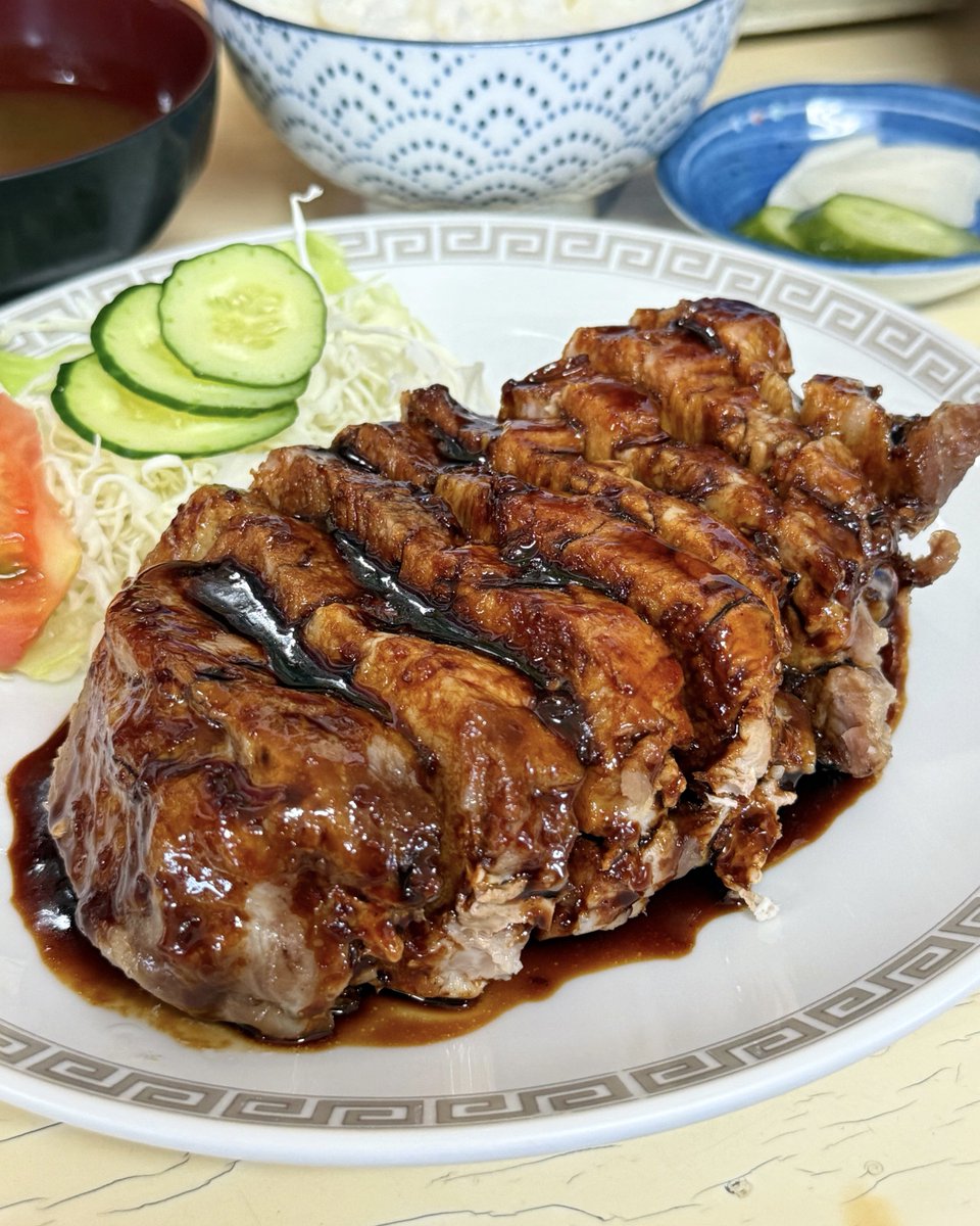 千葉の木更津にある「とみ食堂」は、トンテキ好きなら一度は行きたいお