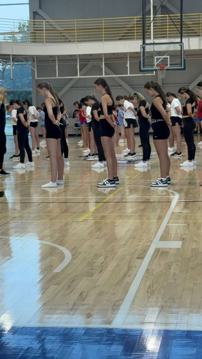 THSWildcatDance's tweet image. Day 1 of @udadance camp!! We’re looking forward to a great week of dance and team bonding! #glittercats #udacamp #tullahoma