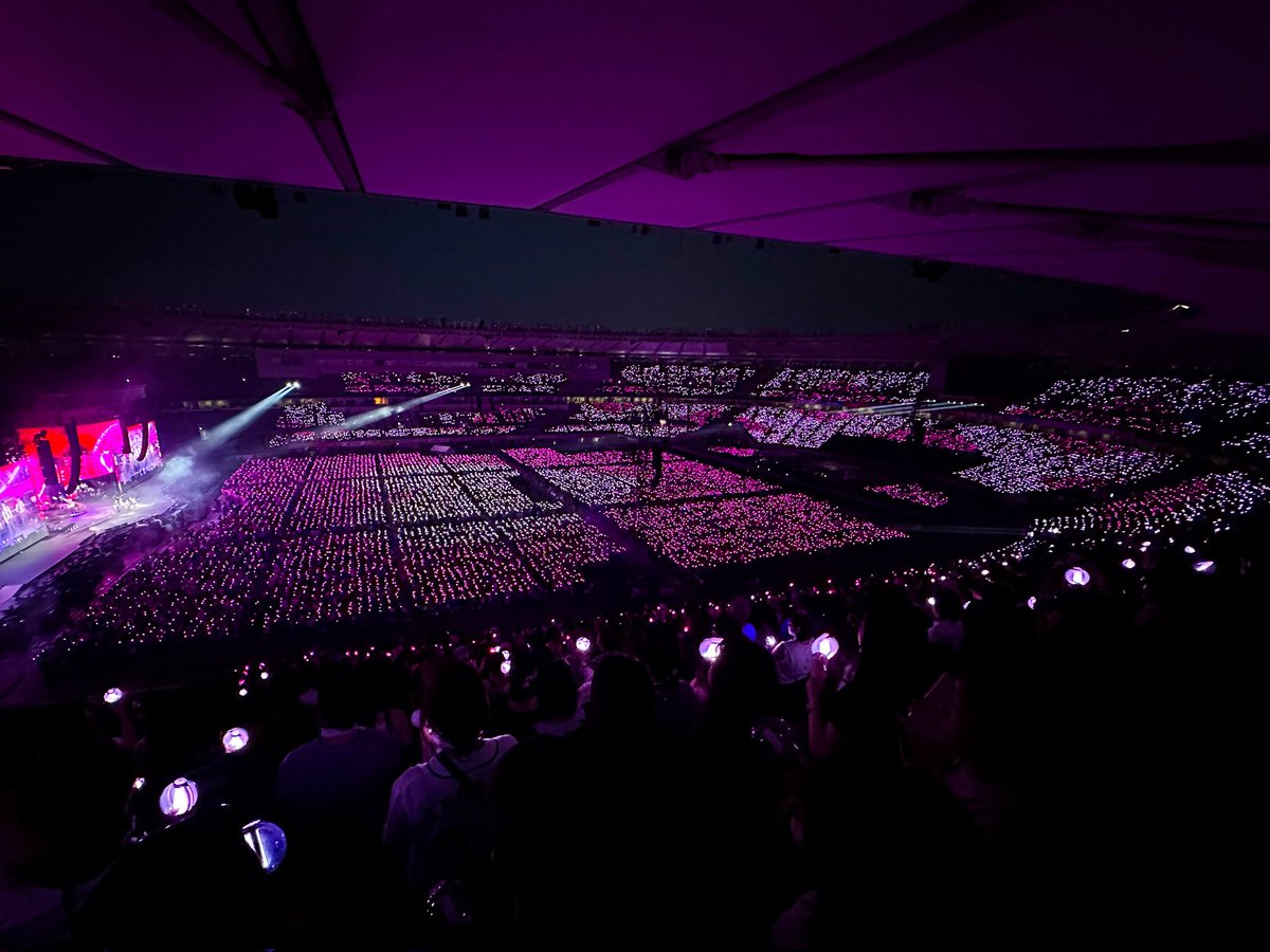 A night full of gratitude and laughter. I'm so happy to be able to celebrate our 4th anniversary of our debut in Japan with ENGENE at the stadium! ENGENE, will you continue to highlight ENHYPEN?