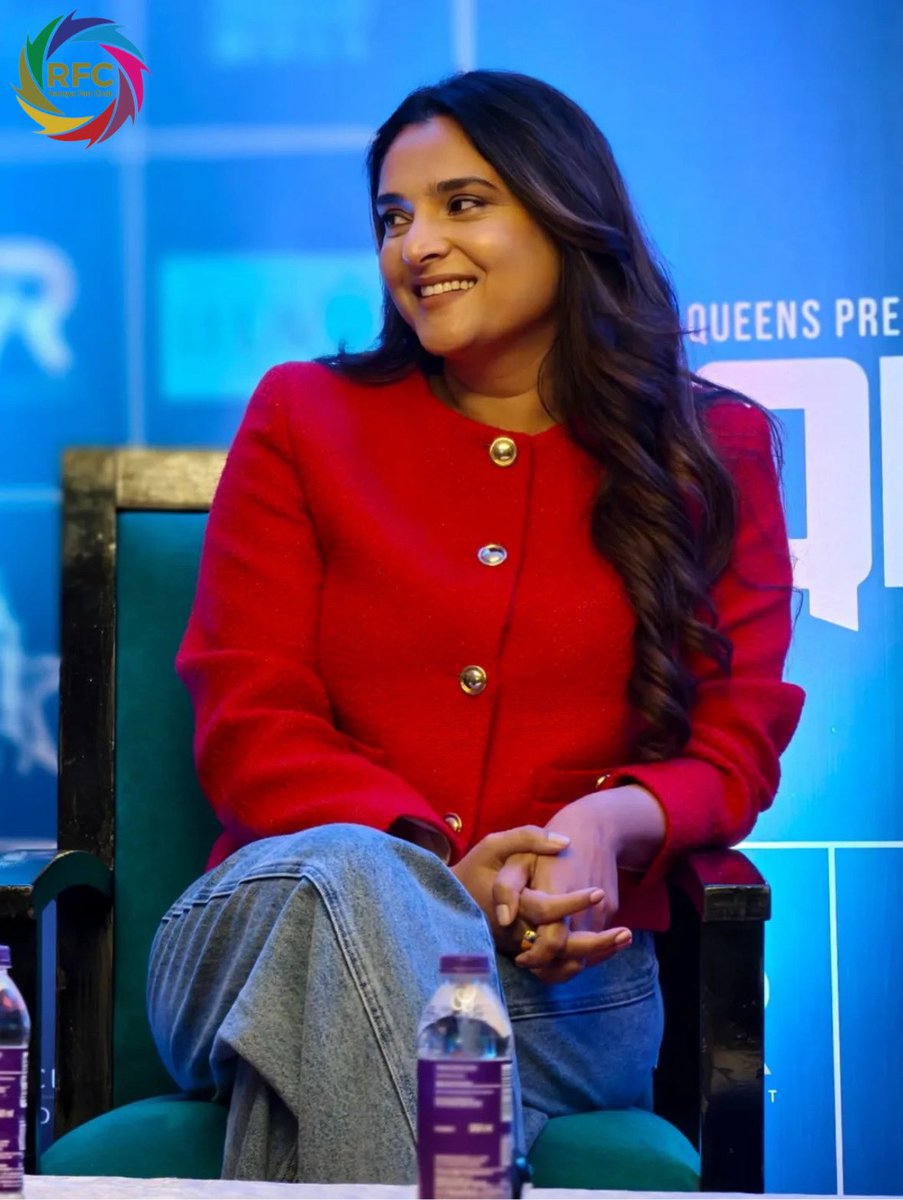 Ramya_FC's tweet photo. Sandalwood Queen @divyaspandana at #QPL launch 💥 

#QueensPremierLeague https://t.co/QFw1Nge5fd