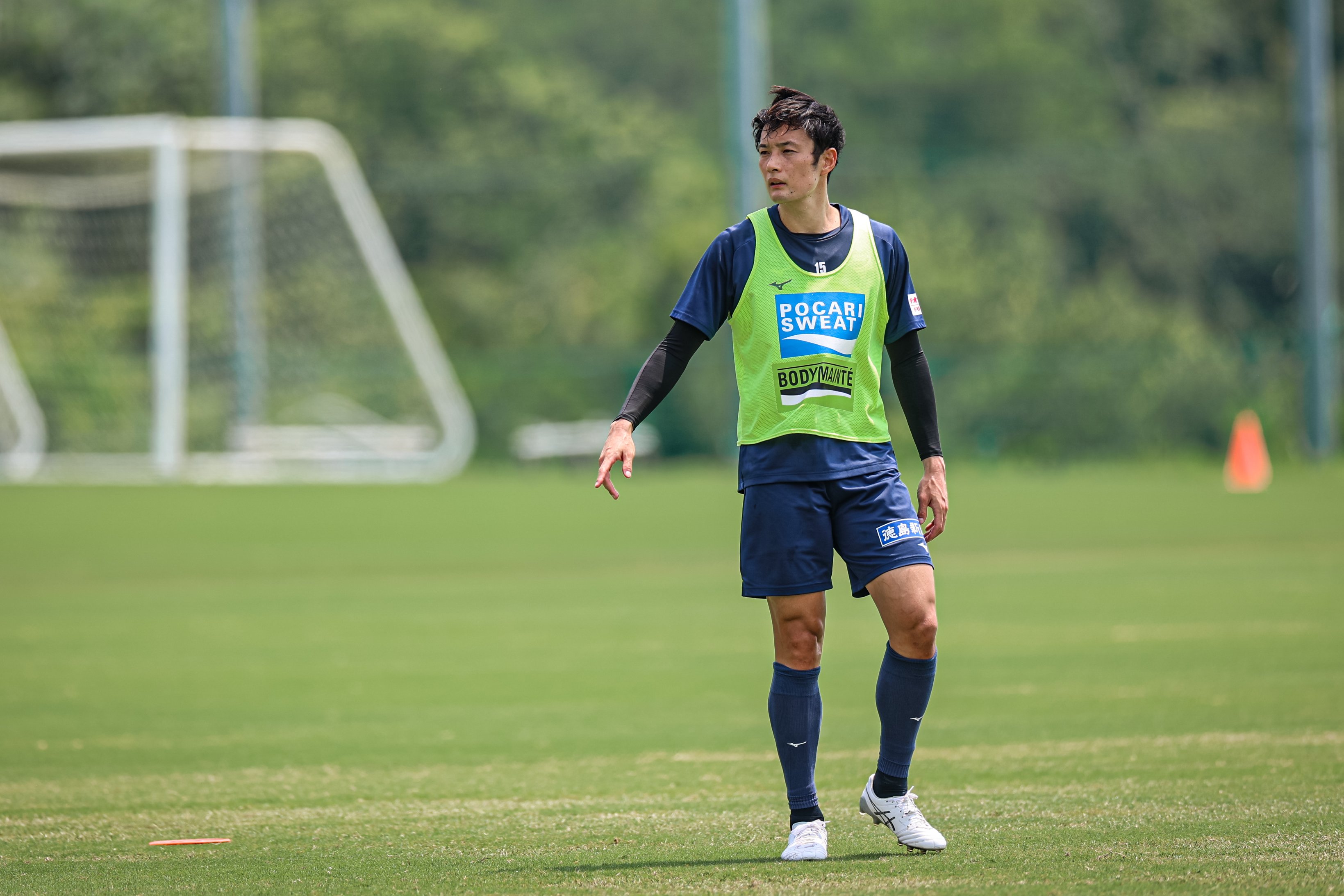 徳島ヴォルティス　選手用　トレーニングジャケット 徳島ヴォルティス 選手用 トレーニングジャケット Amazon.co.jp