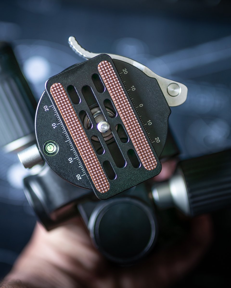 LeofotoZS's tweet image. 🚀 Leofoto FW-02PCL: Total Control, Unleashed.

Meet the FW-02PCL 4-Way Head—your key to precision framing for macro, product &amp;amp; creative photography.

🔗 Get yours today：leofoto.com/products_detai…
📸 Credit: @rx70

#TripodHead #PhotoGear #MacroPhotography #LeofotoGear