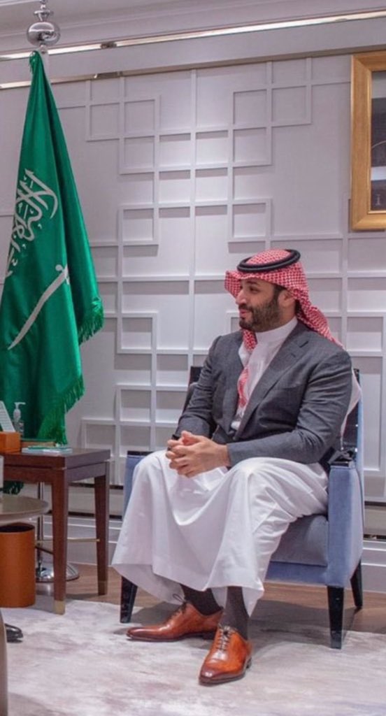 اللهم يا من سخّرت لعبادك من يعمر الأرض بالعدل والرؤية، احفظ ولي عهدنا الأمير #محمد_بن_سلمان، وامنحه القوة والثبات، وارزقه التوفيق في خطواته، والصدق في نيّته، والبركة في جهوده.

اللهم اجعل له في كل باب خيرًا، وفي كل قرار حكمة، وفي كل إنجاز عزًّا لوطنه، واملأ قلبه بالإيمان، وبارك