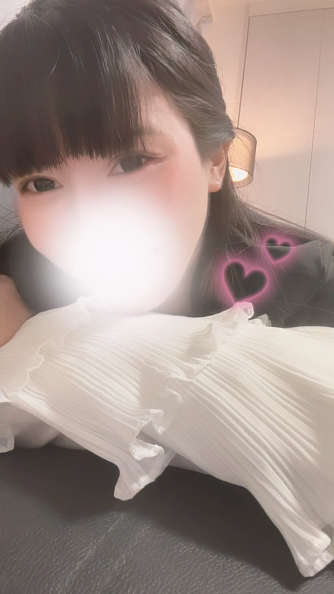 こんにちは✨
この間明菜に会いに来てくれたお兄様ありがとうございましたฅ𖥦ฅ⸝⸝՞
仲良し様が沢山会いににてくれたお陰で完売でした❤️
ありがとうございます(՞ ܸ. .ܸ՞)♡
そして今日も22時までいます！
ご予約のお兄様ありがとうございます💕
楽しみにお待ちしております🥰