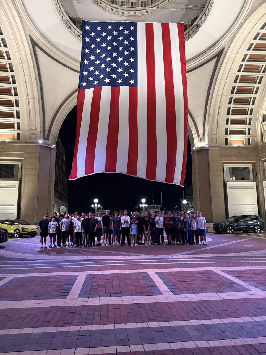 Laguna Beach Football (@laguna_football) on Twitter photo Breakers in Boston!!
Another trip growing and bonding as one family!
Go Beach!! 🌊 | #BreakerStrong Breakers in Boston!!
Another trip growing and bonding as one family!
Go Beach!! 🌊 | #BreakerStrong