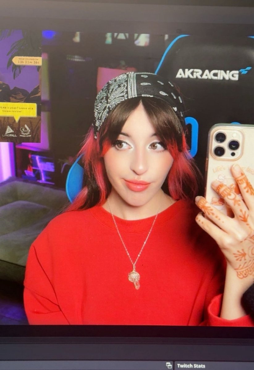 HELLO KITTEN WHISKERS PAPA’S BACK 

twitch.tv/kathereal/