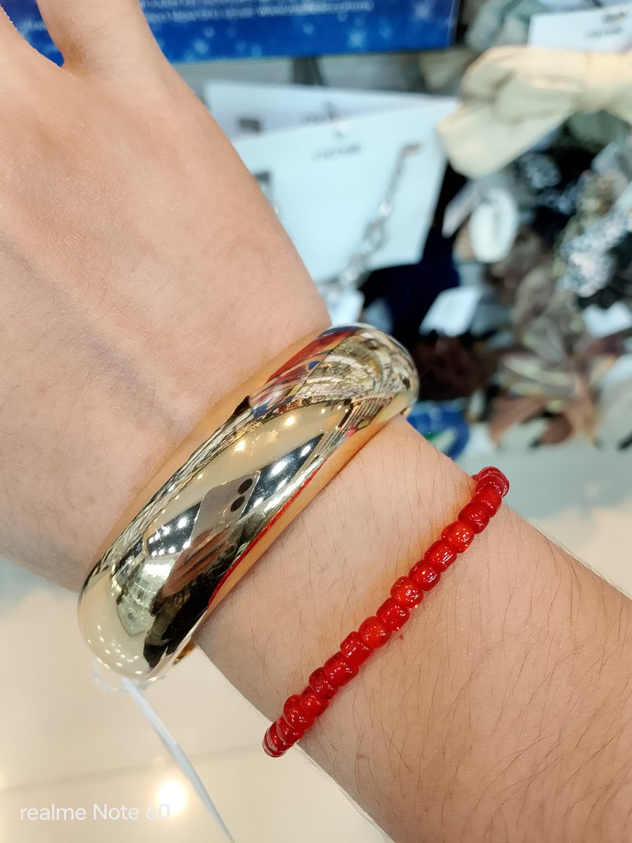 Antes d q saliera la peli 3 d Sonic, me topé con este brazalete, se me cruzó la idea d comprarme 2 para llevarlos puestos cuando fuera al cine y volverlos a usar para la peli 4 pero no lo hice, hay arrepentimiento :<
#SonicMovie3