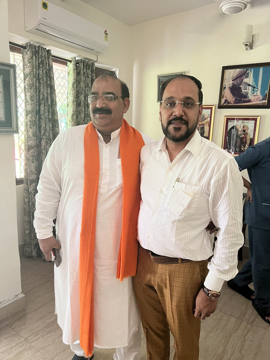 आपके संगठनात्मक समर्पण, जनसेवा के विराट अनुभव का प्रमाण है कि आपको तीसरी बार पुनः यह महत्वपूर्ण दायित्व सौंपा गया है।

मेरे बड़े भाई श्री अश्वनी शर्मा जी को भारतीय जनता पार्टी, पंजाब प्रदेश का कार्यकारी अध्यक्ष नियुक्त किए जाने पर हृदय से बधाई ।
#BJP4Punjab #BJPPunjab