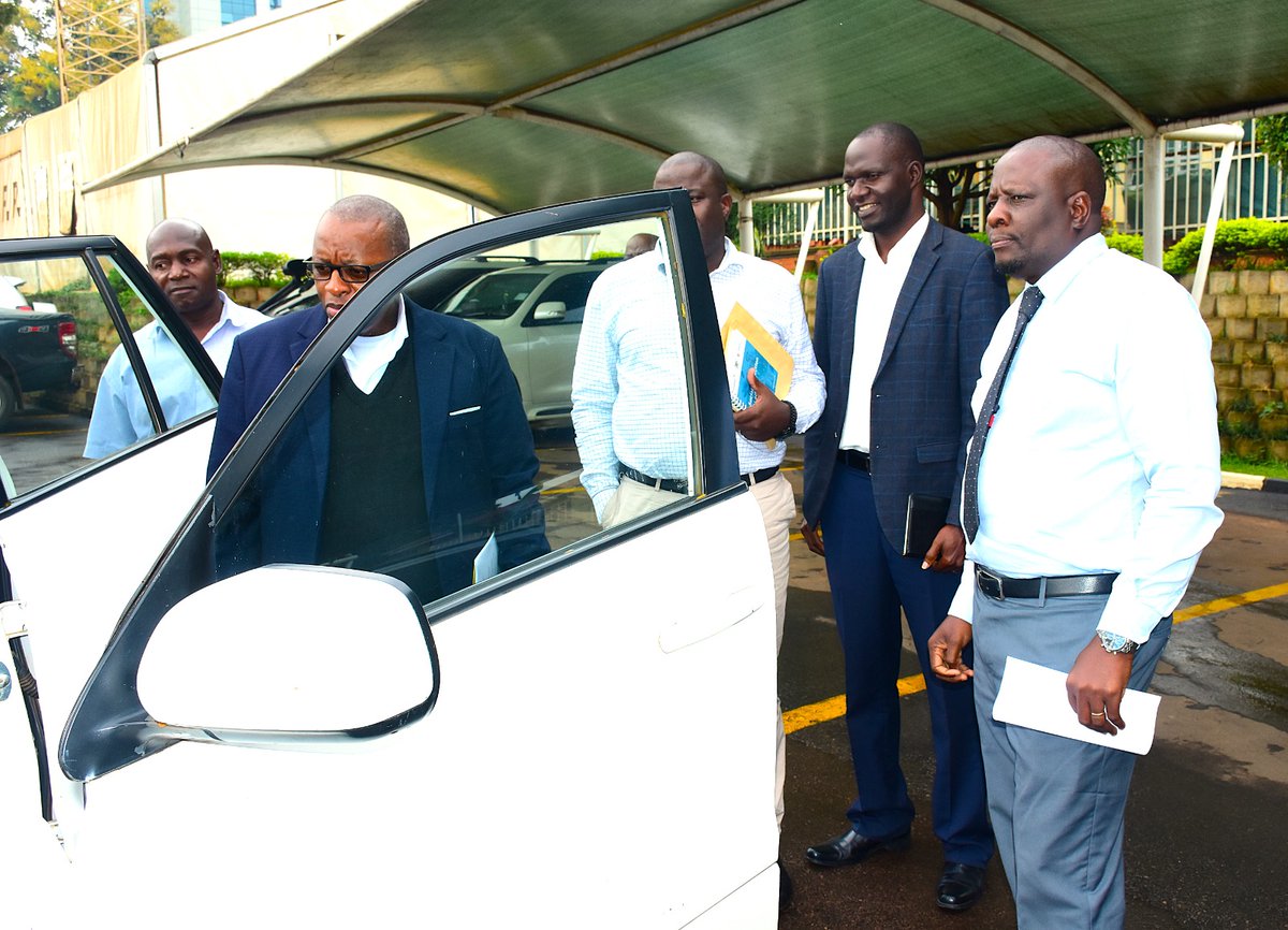 EnabelinUganda's tweet image. Yesterday, four vehicles were officially handed over to the @MinofHealthUG a significant boost in our ongoing partnerships with government institutions.
This milestone directly empowers our partners to enhance service delivery, respond more rapidly to community needs, and…