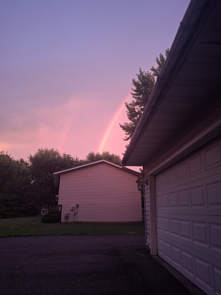 Cool ass rainbow. Hopefully the neighbors will stop staring at me and notice the rainbow. It got dark and I'm sure they notice I have all the lights on. Doing chest workouts and pull-ups. Not too many cause I don't wanna be too huge. Now they gotta see me go into the bathroom for