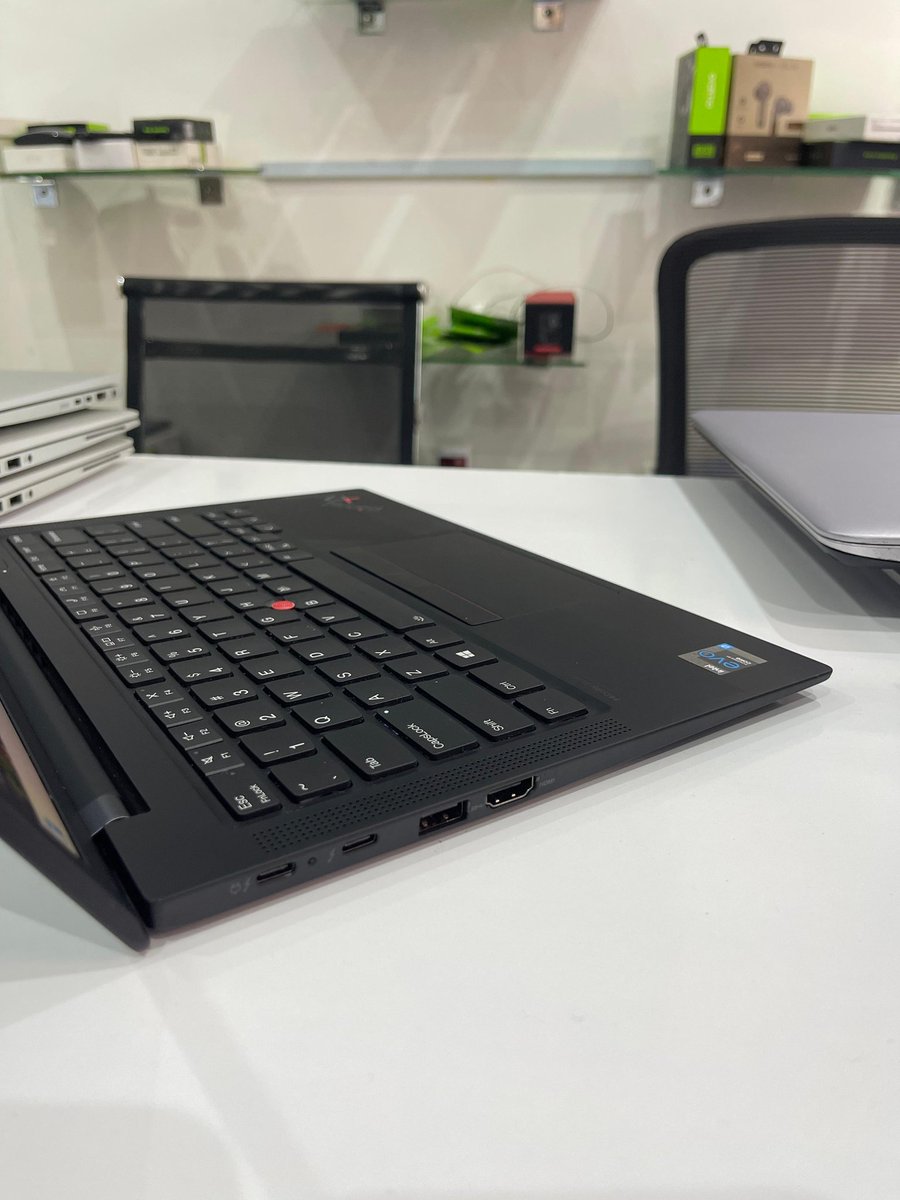 Secas_solutions's tweet photo. 💼 LENOVO THINKPAD X1 CARBON – 11th Gen
Elite Power. Ultra-light Design.

🔹 Core i7 11th Gen
🔹 16GB RAM | 512GB SSD
🔹 14” FHD Display | Backlit Keyboard

🔥 Now at Ksh 68,500
🔒 Built for performance &amp; durability

#ThinkPadX1 #LenovoDeals #LaptopSale #SecasSolutions. https://t.co/Ctk3h4ZmsX