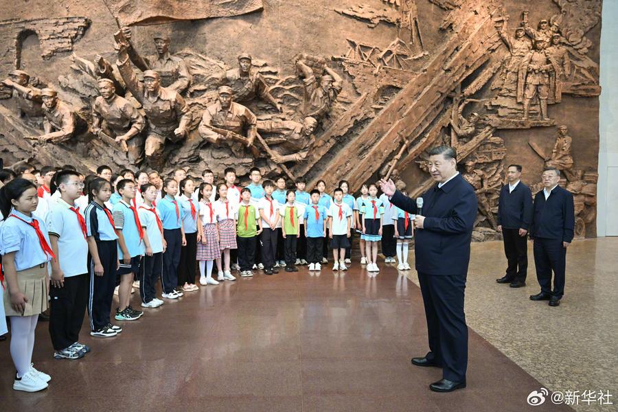 Xi Jinping, general secretary of the Communist Party of China Central Committee, has called on young students to strive to be the backbone of the nation, build a strong country and contribute to world peace xhtxs.cn/40z