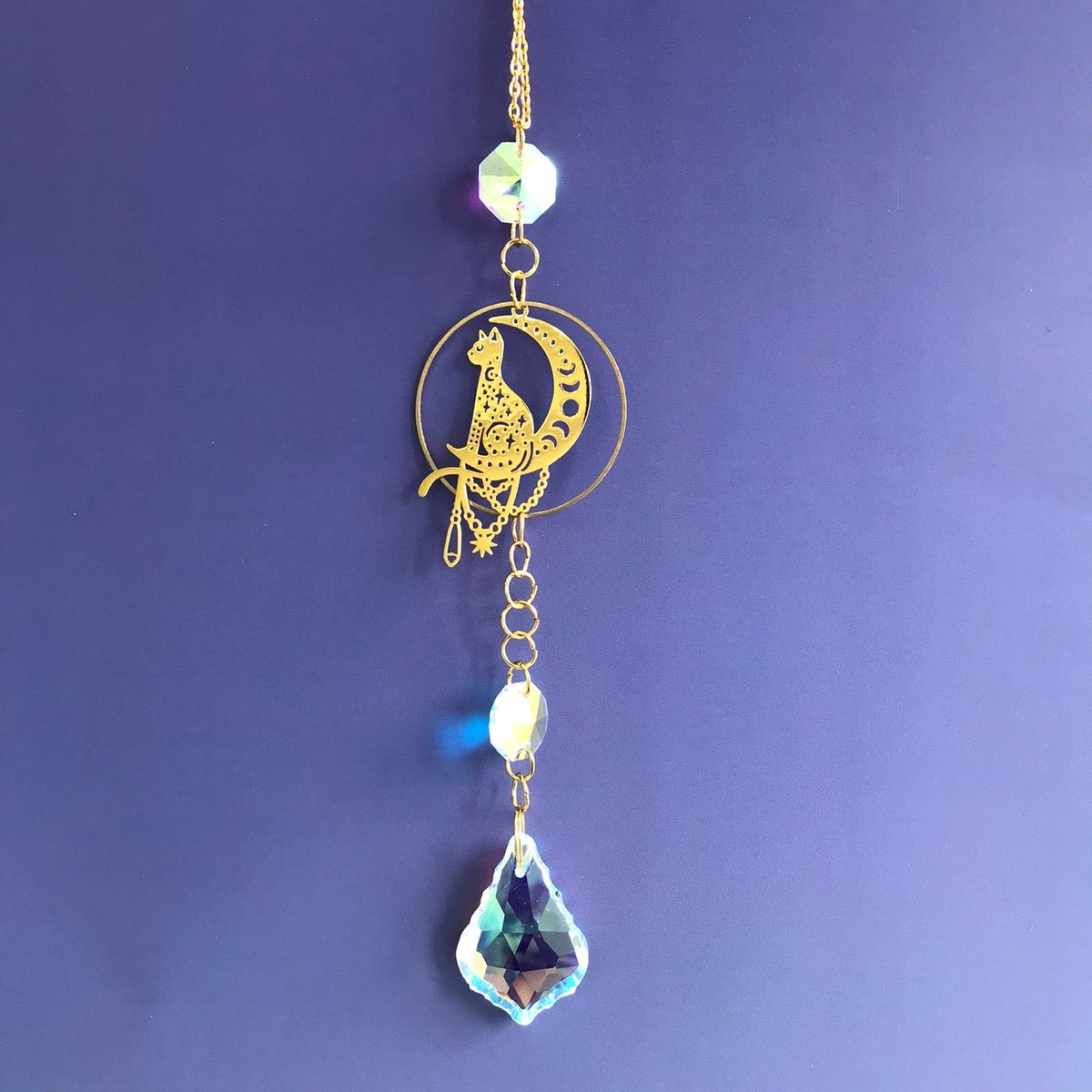 【障害者ブランド・ココリティ】ペンギン作　サンキャッチャー　「ゴールドネコとムーン」　NO.3784