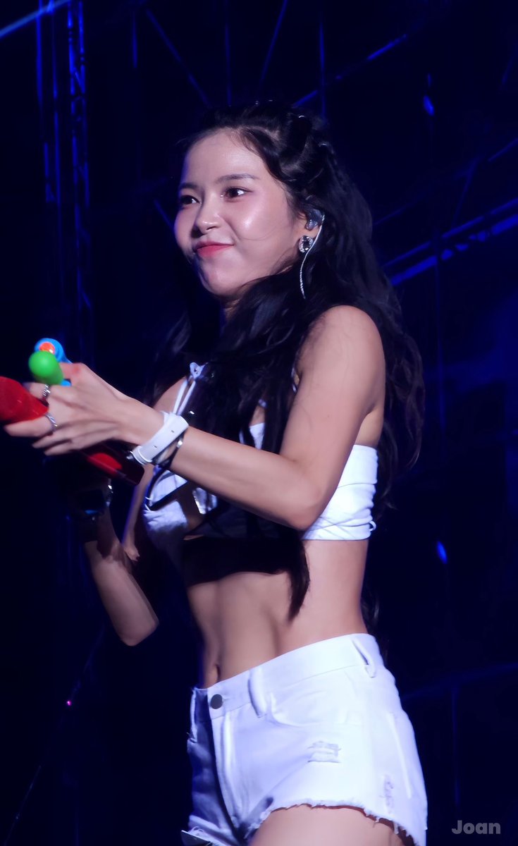 표정 야무진거까지 똑같이 컸자나ㅋㅋㅋㅋㅋㅋㅋㅋㅋ